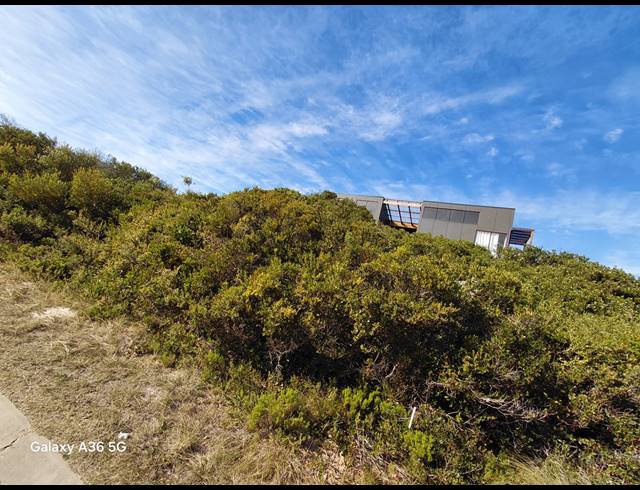 851M² VACANT LAND FOR SALE IN PARADISE BEACH
